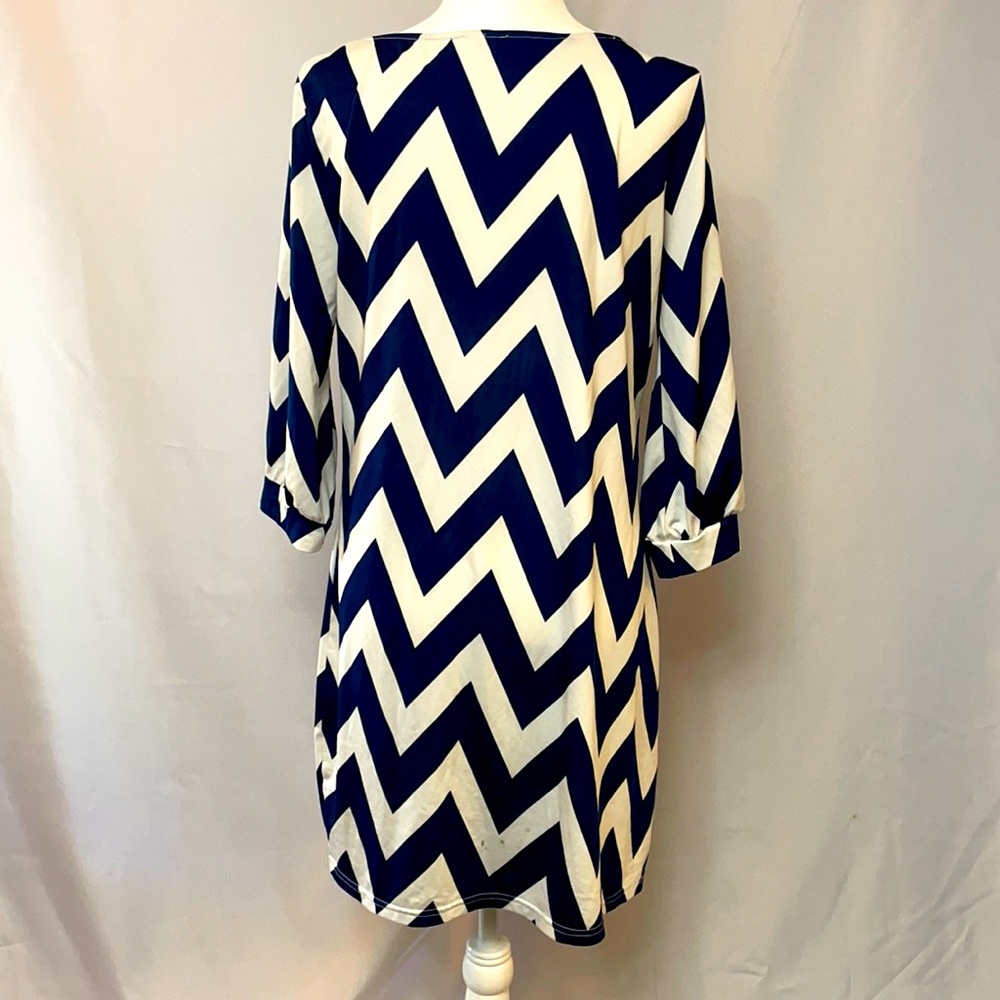 Beautiful Chevron Striped Dress - Picture 2 of 4